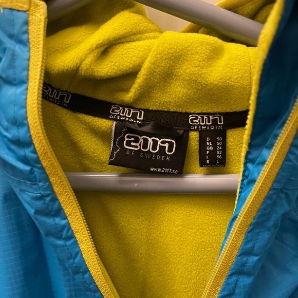 2117 of Sweden rain and wind proof jacket. Size large. New with tags - Picture 2 of 4